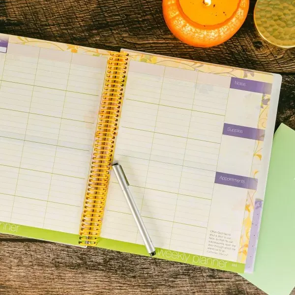 The-Ultimate-Homeschool-Planner-Orange-Inside-2.webp