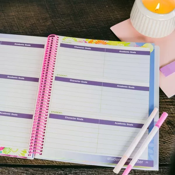 The-Ultimate-Homeschool-Planner-Pink-Inside-5.webp